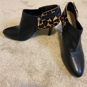Essex Lane black w/leopard print, side zip, bootie, size 10, 3-1/4” heel
